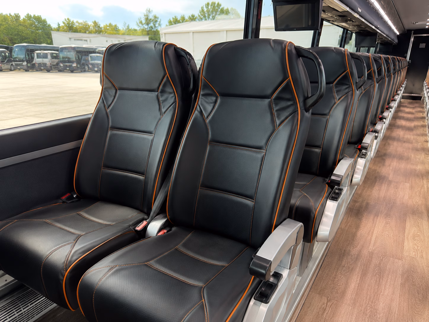 portland metro wedding guest shuttles from hotel blocks to your hillsboro venue