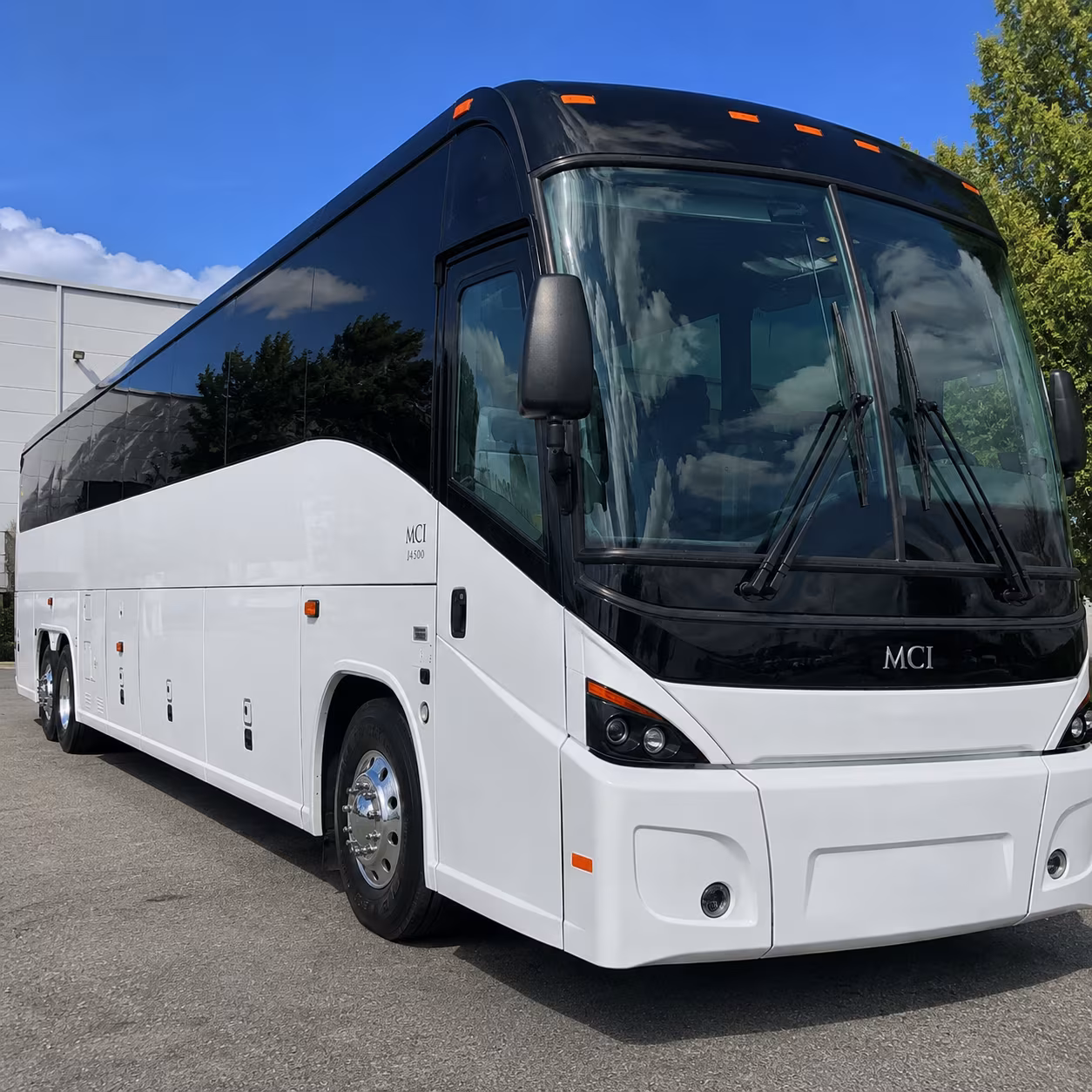 shuttle buses between hillsboro and portland international airport pdx